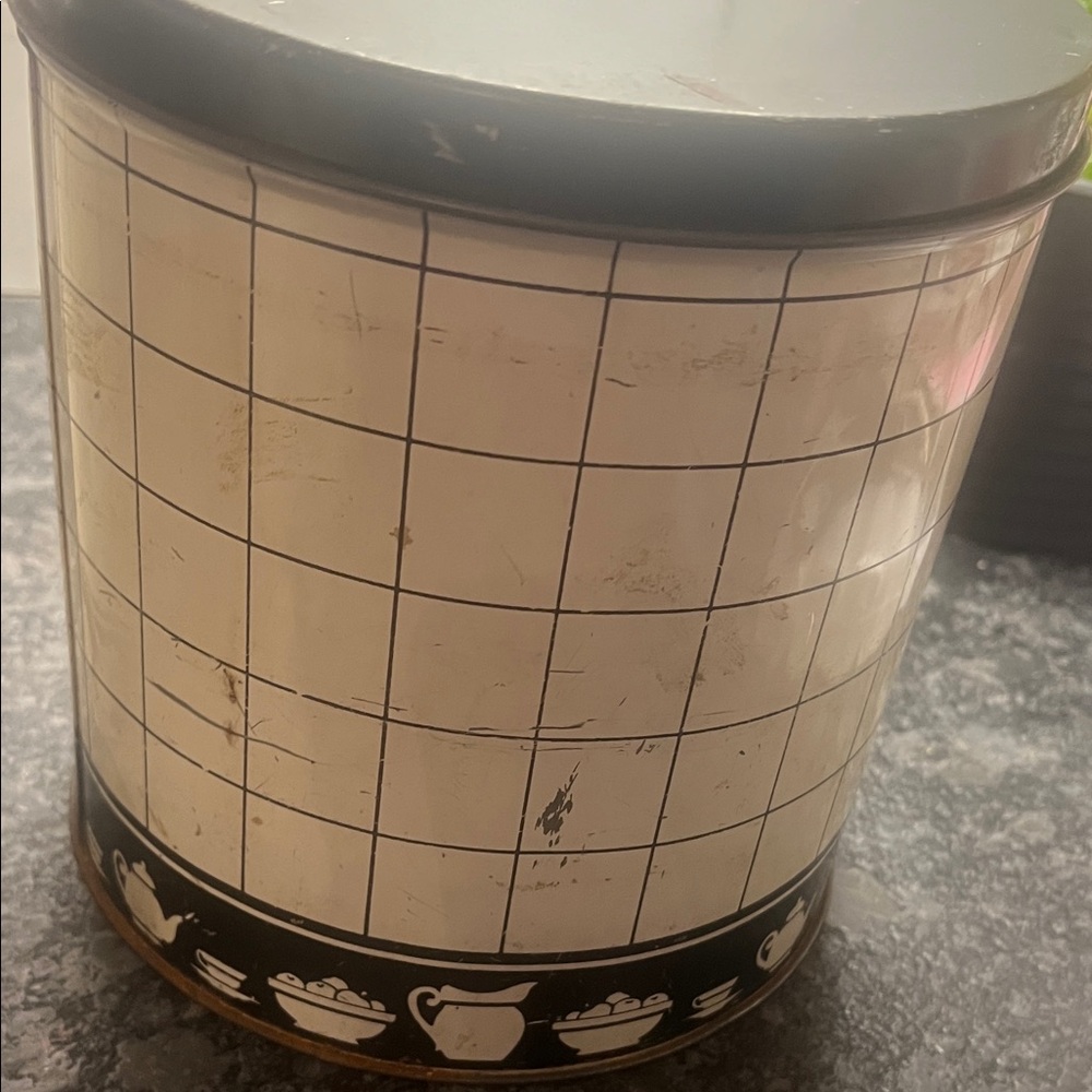 Black and White Tin Kitchen Canister Set of 4.  Farmhouse. - Picture 7 of 11
